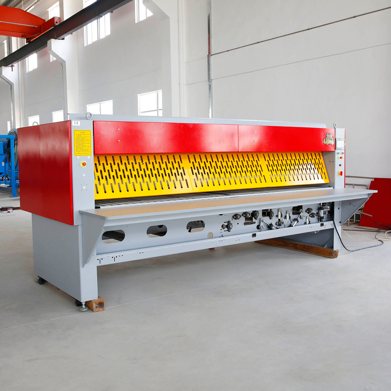 
		布草折叠机是有哪些结构组成？
		